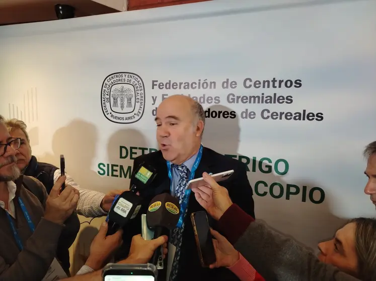 Le secrétaire d’État à l’Agriculture argentin, Sergio Iraeta, céréalier de métier, a encouragé ses pairs à semer davantage de blé cette année malgré la flambée des prix des engrais.