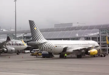 avion à l'aéroport