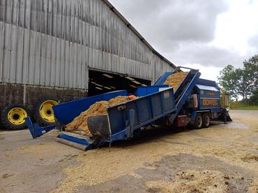 <em class="placeholder">chantier d&#039;enrubannage de la ration des vaches taries</em>