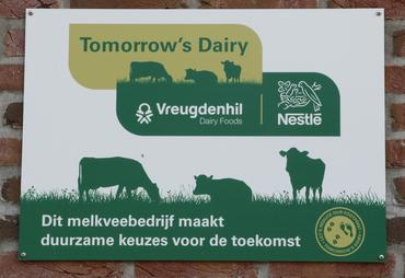<em class="placeholder">Panneau à l'entrée d'une ferme hollandaise indiquant leur implication dans le programme Tomorrow's Dairy</em>