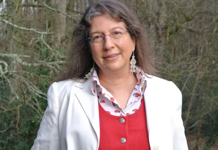 <em class="placeholder">Karine Oswald-Poulet</em>