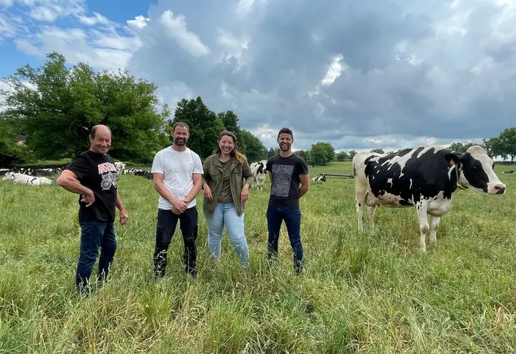 <em class="placeholder">Pierre, François, Delphine et Simon Bouvier, éleveurs laiiters</em>