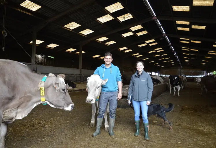 <em class="placeholder">éleveur et sa conseillère d'élevage</em>