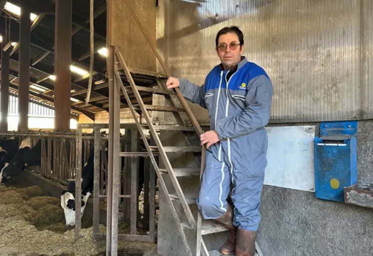 <em class="placeholder">Gilles Bonnet, éleveur dans le Tarn, sur son escalier fait maison</em>