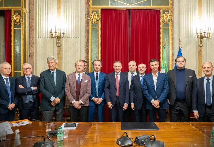 <em class="placeholder">Al Masaf raggiunto accordo sul prezzo del latte</em>