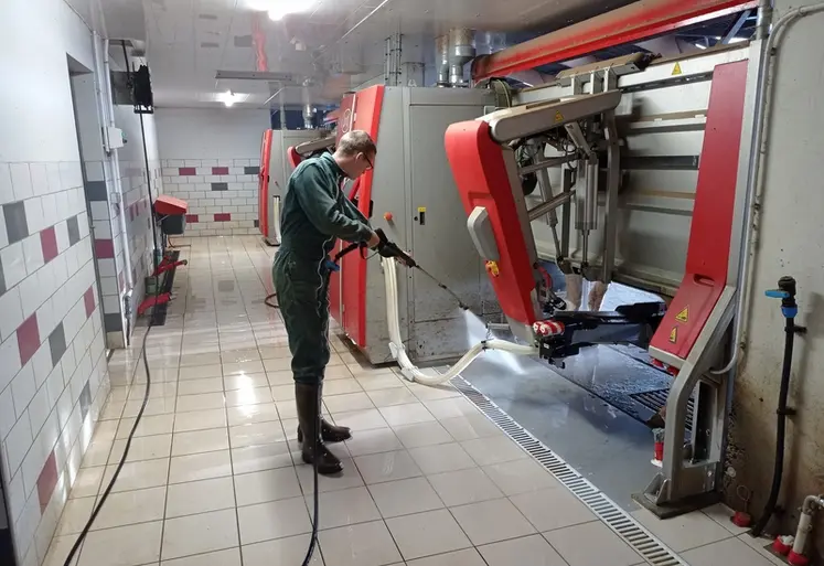 <em class="placeholder">Lavage de robots de traite Lely Astronaut A5</em>