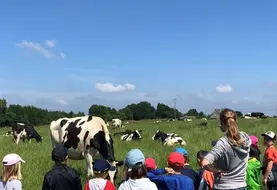 <em class="placeholder">Agro-tourisme avec visite d&#039;une ferme pédagogique en lait avec un groupe scolaire.</em>