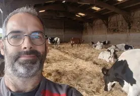 <em class="placeholder">Fabrice Halbert, éleveur laitier</em>