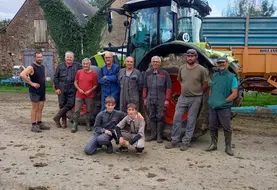 <em class="placeholder">Le banque de travail agricole de Saint-Clément, dans le Maine-
et-Loire</em>