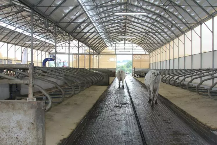 Les bâtiments tunnels sont proposés en kit avec quatre largeurs possibles : 6,40 m, 8 m, 9,60 m et 12,80 m.