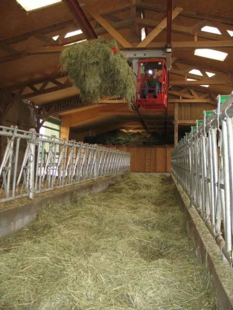 Une nouveauté par rapport au PMBE est que le stockage et le séchage des aliments sont éligibles, en plus du bâtiment, du matériel, des aménagements (chemins d'accès). Les frais d'études, plans, honoraires d'architecte... peuvent être pris en compte.