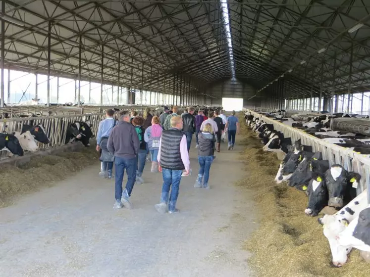 Le congrès EDF a permis d'aller à la découverte d'exploitations allemandes comptant entre 400 et 2200 vaches.