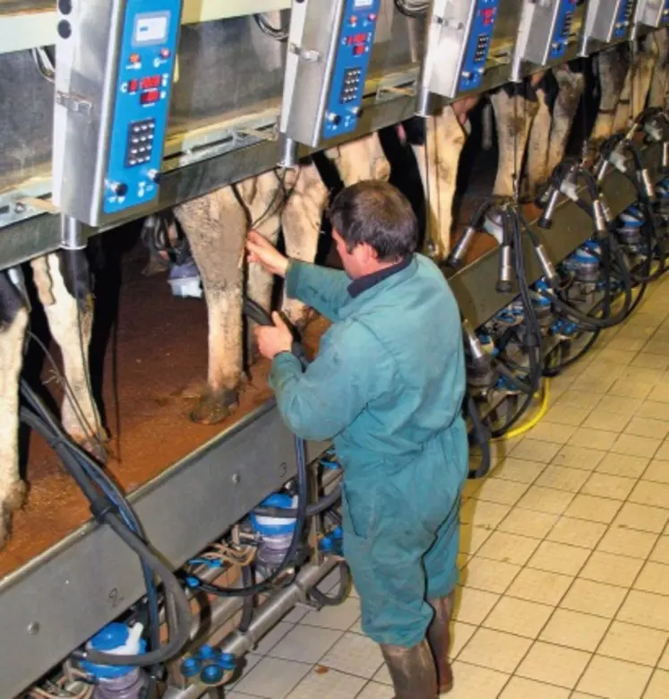Les laiteries s’inquiètent des effets d’une
collecte soutenue au printemps, suivie d’un
creux d’été marqué. Certaines régions ont
réécrit leur grille interprofessionnelle pour
inciter les éleveurs à lisser leur production.