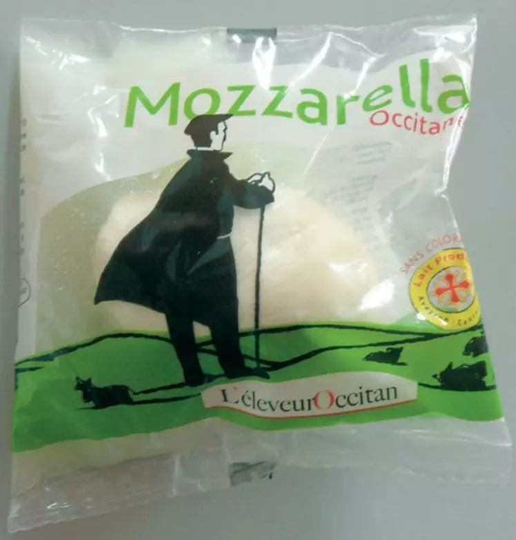 La mozzarella, présentée en
boules de 125 g, et le cantal au lait cru sont vendus sous la marque L’éleveur occitan, nom déposé par le GIE de la châtaigneraie.