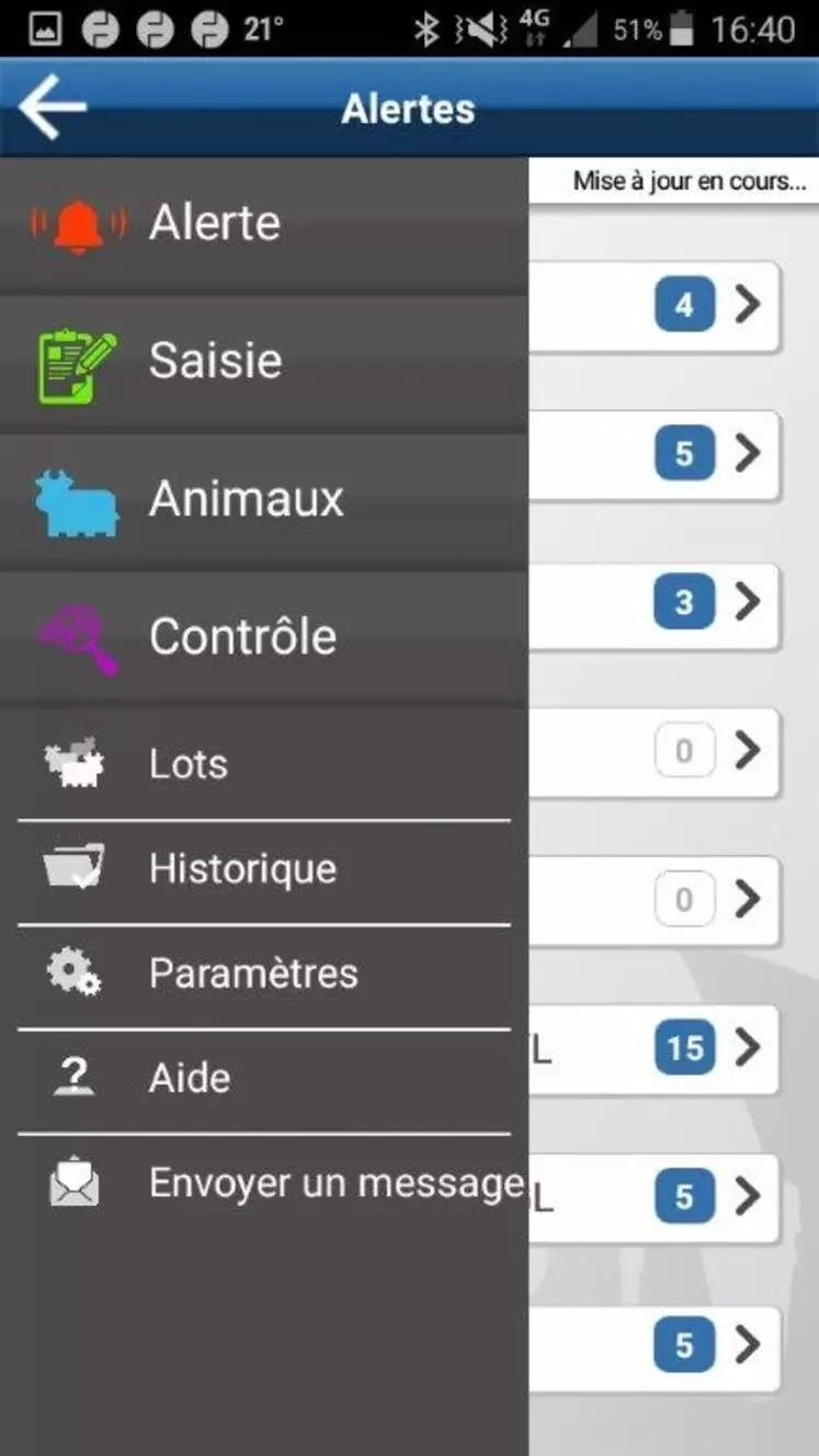 L’écran d’accueil de Smart’Pilot affiche les quatre principales fonctionnalités : alertes, saisie, fiches animaux, résultats des contrôles.ATTENTION : Un troisième visuel avec le planning d'iCownect vous parviendra prochainement à mettre avec la légende suivante : "La présentation très visuelle des alertes sur un planning à 30 jours, avec des codes couleur par type d’événement, est un des points forts de l’application iCownect." Mettre les deux ... © Clasel