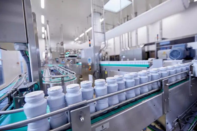 La nouvelle ligne de production de flacons de nutrition spécialisée. 
