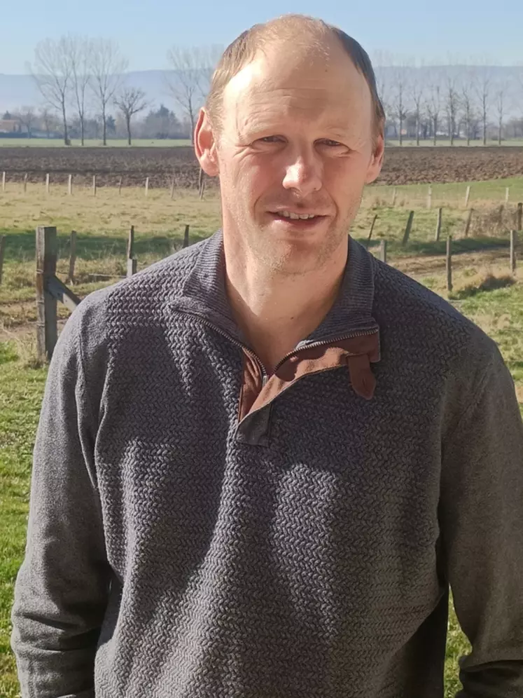 Bertrand Denis, producteur laitier dans la Loire