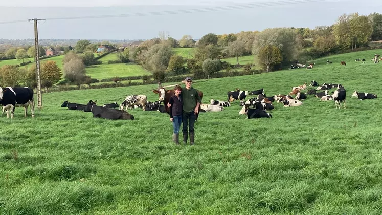 Sophie et Yoann Merlant. « Grâce au croisement Procross, nous avons de belles petites vaches bien enveloppées, fertiles et rustiques. » 