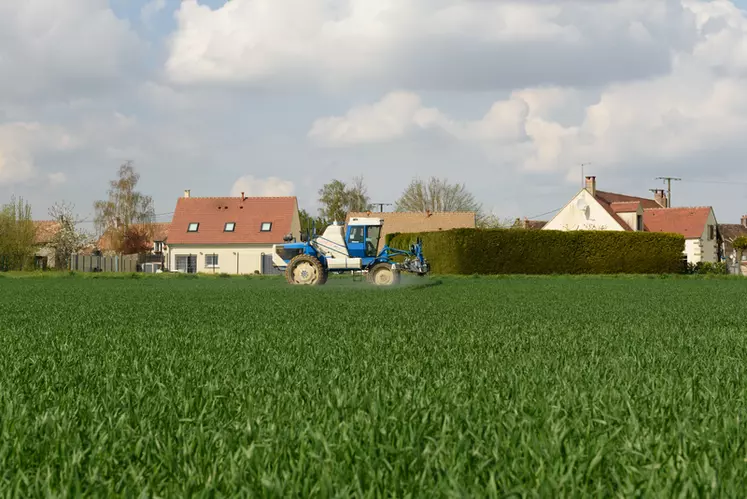 Lors de l'enregistrement de l'application des produits phyto, il faut préciser la surface, ZNT déduite.