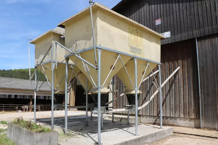 silo tour pour les concentrés destinés aux vaches laitières