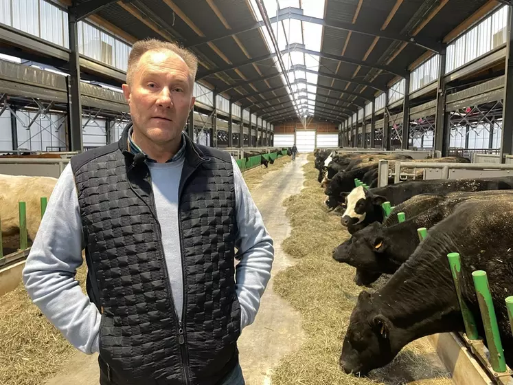 Jérôme Curt, éleveur à la ferme du trèfle.