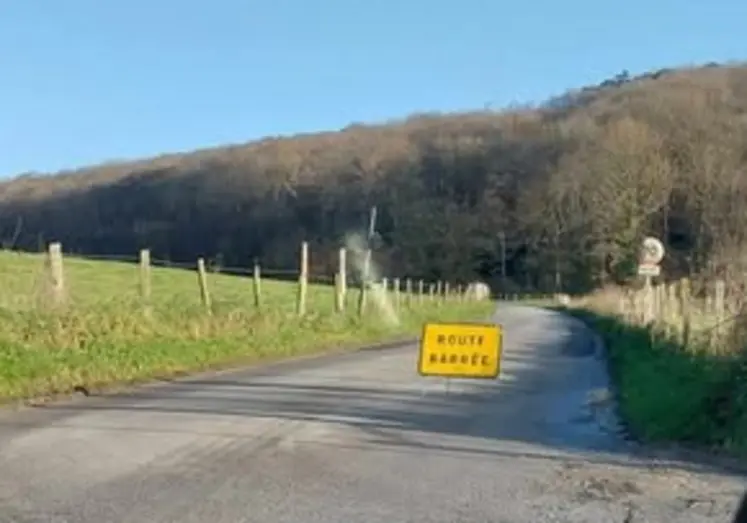 panneau route barrée