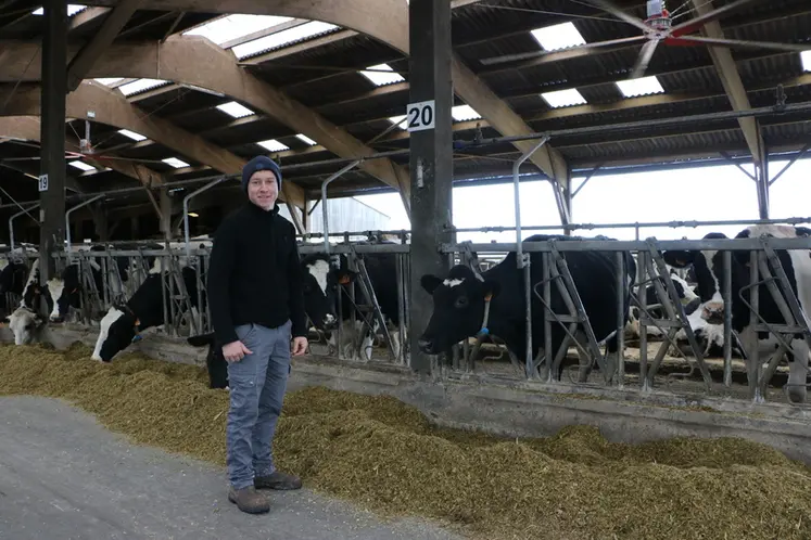 <em class="placeholder">Robin Marie, éleveur de vaches laitières dans la Manche</em>
