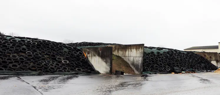 <em class="placeholder">Des silos pour l&#039;ensilage d&#039;herbe et de maïs.</em>