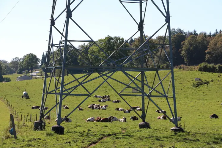<em class="placeholder">ligne haute tension haut plateau du Doubs ou Jura</em>
