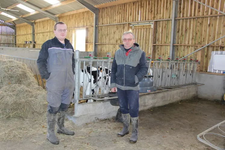 <em class="placeholder">Christian et Bernard Le Corre : « Nous cherchons à produire le plus de lait possible avec de l’herbe et sans concentrés. »</em>