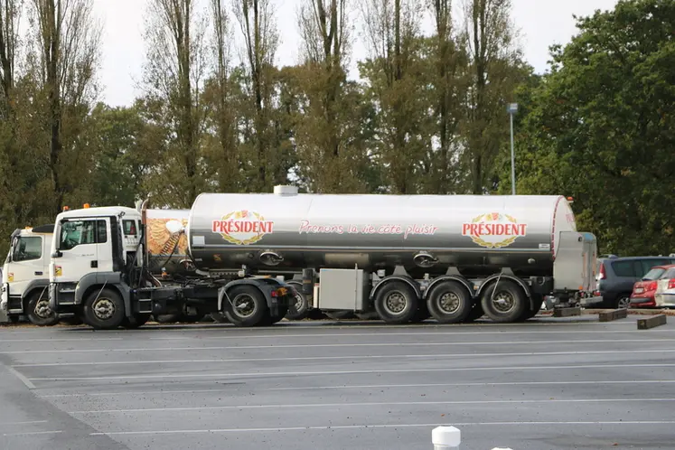 <em class="placeholder">camion de collecte Lactalis</em>