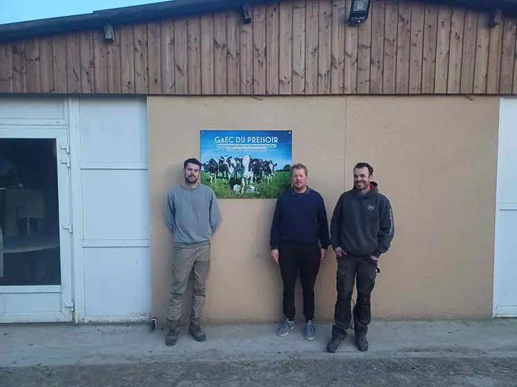 <em class="placeholder">Les trois agriculteurs associés du Gaec du pressoir dans la Sarthe</em>