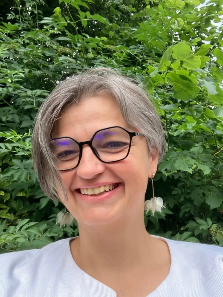 <em class="placeholder">Céline Peudpièce, vétérinaire</em>