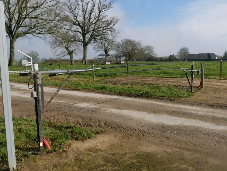 <em class="placeholder">barrières pour vaches laitières en cannes à pêche</em>