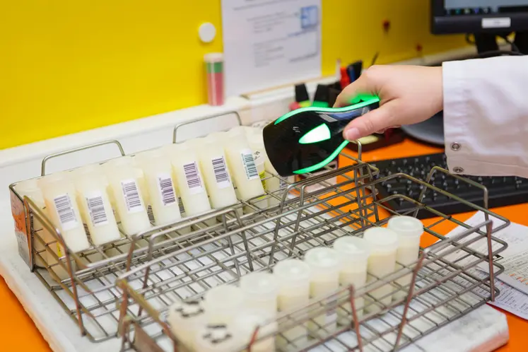 <em class="placeholder">enregistrement des échantillons de lait au laboratoire interprofessionnel </em>