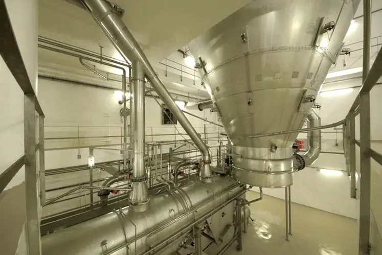 <em class="placeholder">L&#039;intérieur d&#039;une tour de séchage à la coopérative Isigny sainte mère, pour la fabrication de poudre de lait infantile</em>