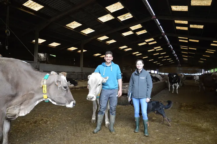 <em class="placeholder">éleveur et sa conseillère d'élevage</em>