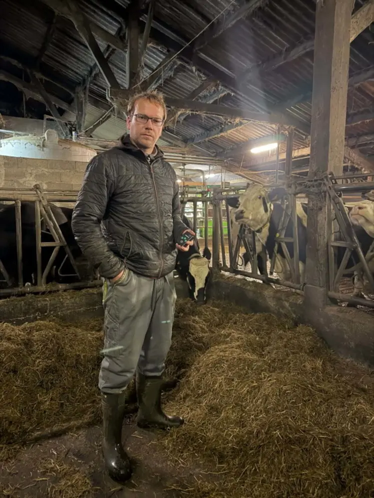 <em class="placeholder">Nicolas Zuurbier,est équipé d'un capteur qui mesure le temps de travail.</em>