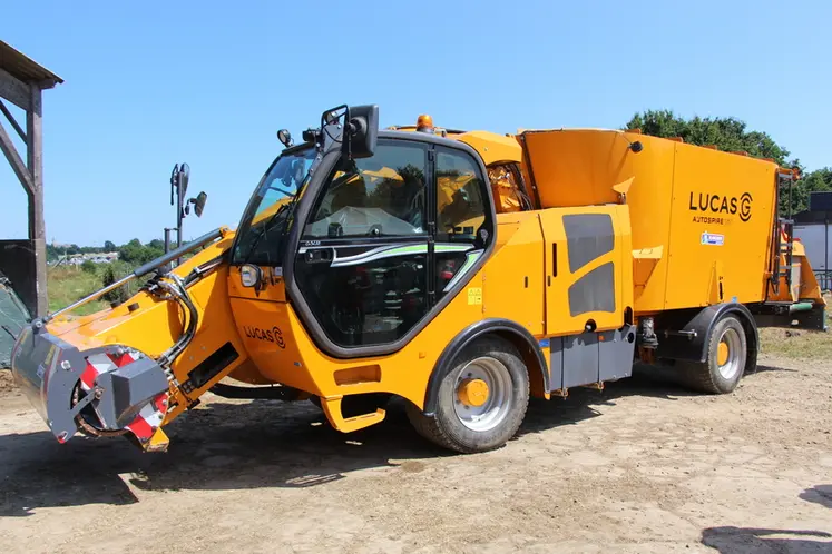 <em class="placeholder">désileuse automotrice en Cuma</em>