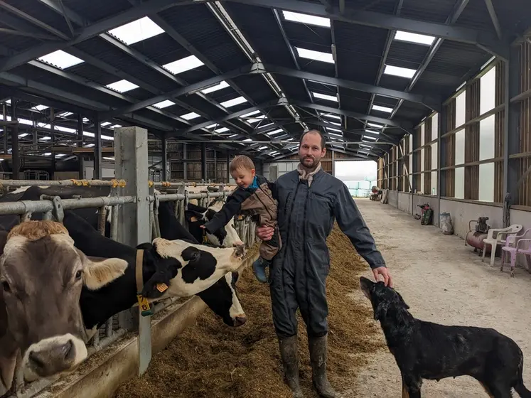 <em class="placeholder">Pierre Curfs et son fils</em>