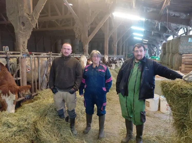 <em class="placeholder">Gisèle Fouvet et ses fils </em>