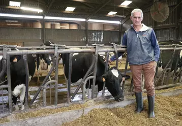 Jean-Pierre Germain, responsable de l'atelier laitier. « Nous sommes en système intensif très raisonné, aussi bien dans le lait que dans les autres productions. » © A. Conté