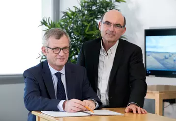 Ludovic Spiers, directeur général, et Arnaud Degoulet, président d'Agrial.  « Une grosse partie des investissements 2021 sont pour la branche lait. » © P. Delval