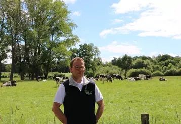 Christian Masserot, de l'EARL La Gueffière. « Notre objectif est de tenir la productivité des vaches. Donc 33 ha de pâturage accessibles, c'est un optimum dans notre système. »