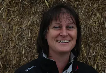 Monique Provost, éleveuse en Loire-Atlantique « Depuis cinq ans, je nourris mes veaux au lait entier jusqu’au sevrage une seule fois par jour, du lundi au samedi."