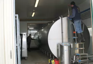 Tank à lait dans une exploitation laitière de la Somme