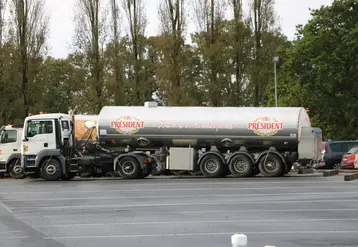<em class="placeholder">camion de collecte Lactalis</em>
