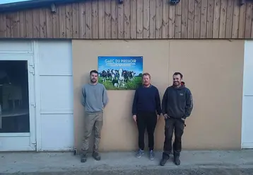 <em class="placeholder">Les trois agriculteurs associés du Gaec du pressoir dans la Sarthe</em>