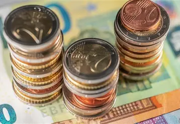 <em class="placeholder">pièces de monnaie et billets</em>