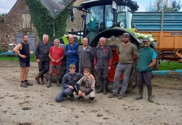 <em class="placeholder">Le banque de travail agricole de Saint-Clément, dans le Maine-
et-Loire</em>
